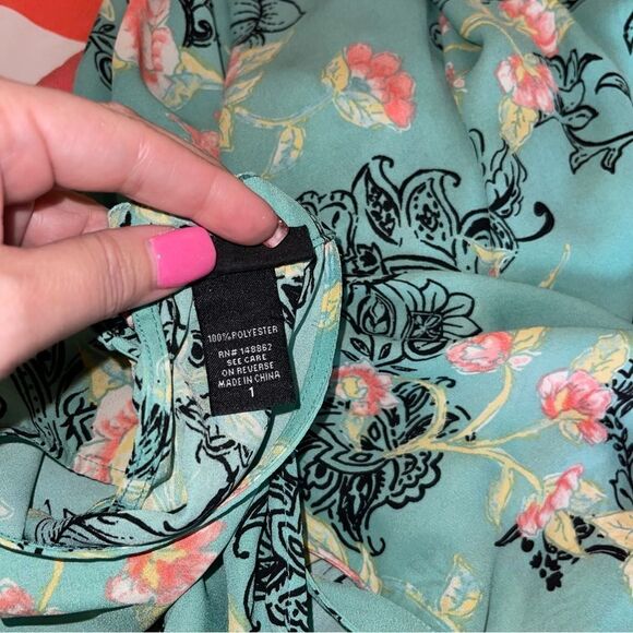 Torrid Floral Georgette High Neck Tank Blouse Green Floral 1X - Picture 3 of 3